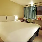 Ibis Vaugirard Porte De Versailles Parigi