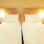 Ibis Vaugirard Porte De Versailles Parigi