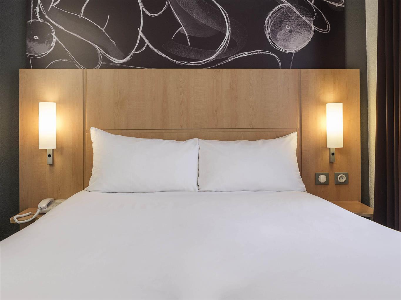 Ibis Vaugirard Porte De Versailles Parigi