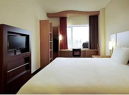 Hotel Ibis Vaugirard Porte De Versailles 3*