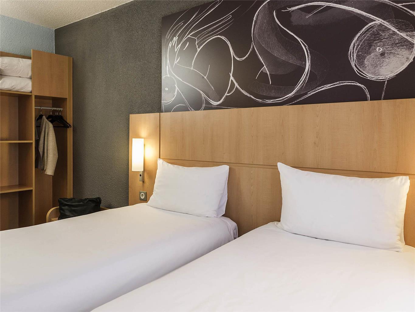 Ibis Vaugirard Porte De Versailles Paris