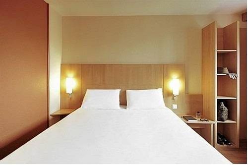 Hotel Ibis Vaugirard Porte De Versailles 3*