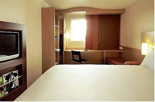 Hotel Ibis Vaugirard Porte De Versailles 3*