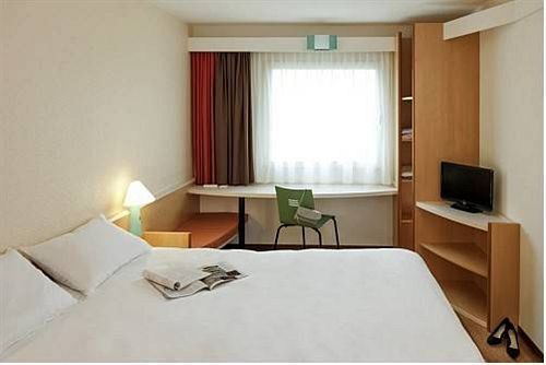 Ibis Vaugirard Porte De Versailles Paris