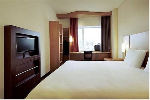 Hotel Ibis Vaugirard Porte De Versailles 3*